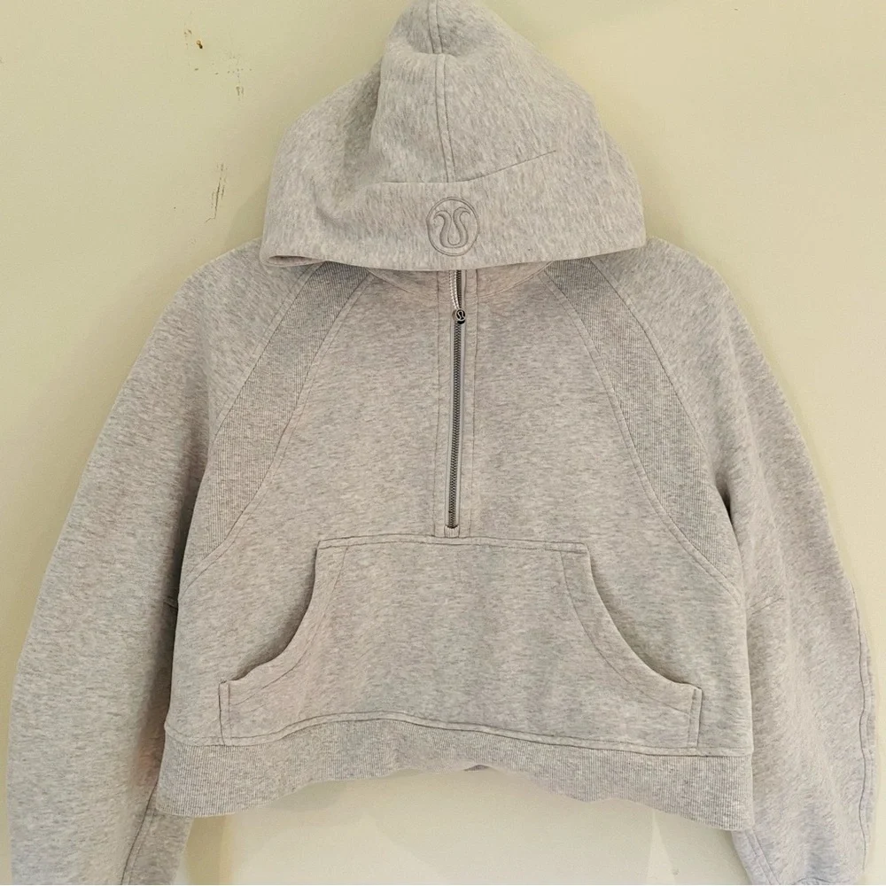 Lululemon women’s gray 1/2 zip hoodie sweatshirt w/ handwarmer pocket Sz M/L